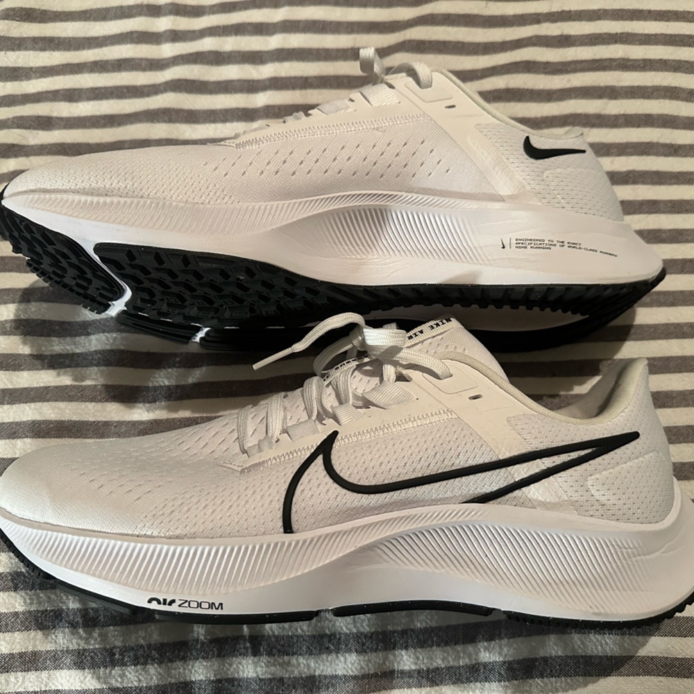 Nike Air Zoom Pegasus 38 'White Black' - Men Size 11